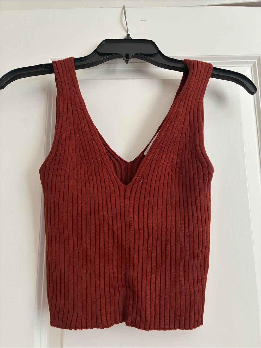 Madewell Ribbed V-Neck Tank Top in Brick Red